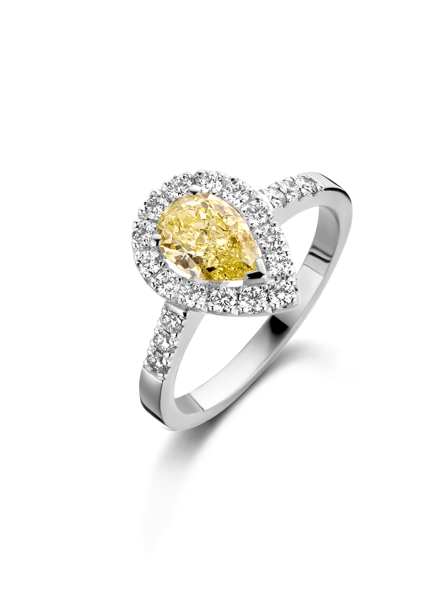 Solitair gezet met exclusieve, natuurlijke, gecertifieerde intense yellow diamant en 20 briljanten samen 0,50ct.